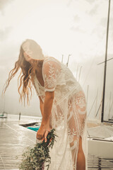 vestido de novia y ramo