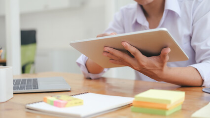 Using online connect technology for business, education and com