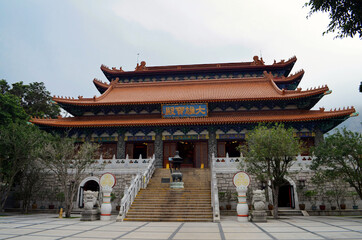 Obraz premium Hong Kong - Po Lin Monastery Building