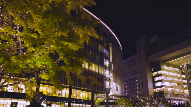 大阪　梅田のクリスマス　イルミネーション