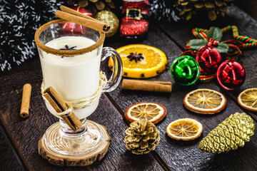 hot eggnog typical of Christmas, made at home all over the world, based on eggs and alcohol. called eggnog, Auld Man's milk, milk and pisco, momo cola, coquito or Crème de Vie or Eierlikör