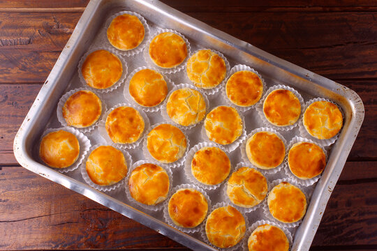 Empada or empadinha is a very popular and traditional snack of Brazilian cuisine, it is a small savory pie stuffed with chicken or shrimp.