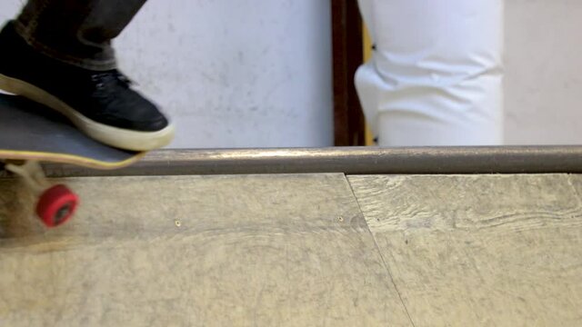 Indoor Skateboarding hell Detail