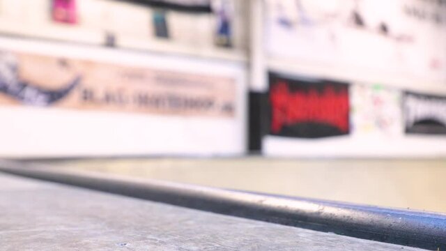 Indoor Skateboarding hell Ultra-Nahaufnahme