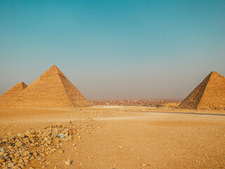 pyramids of giza