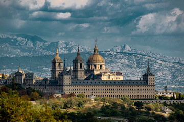 Fototapeta na wymiar Panoramica del monasterio del escorial