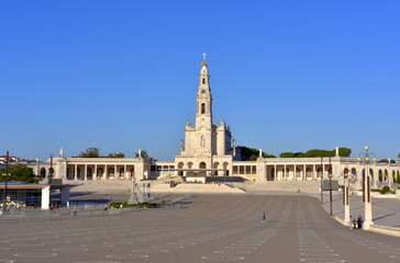 Sanktuarium Matki Bożej Fatimskiej w Portugalii. Ośrodek pielgrzymkowy w miejscu objawień Matki Bożej