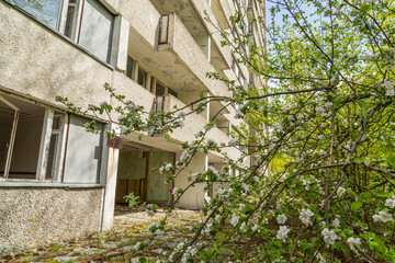 Fototapeta na wymiar Abandoned houses in the city of Pripyat