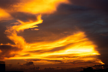 Reddish sky in the night