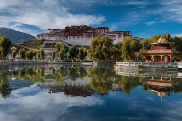 Fototapeta na wymiar 中国西藏拉萨布达拉宫