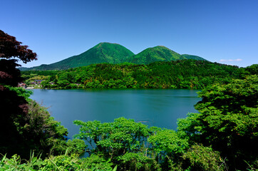 三瓶山