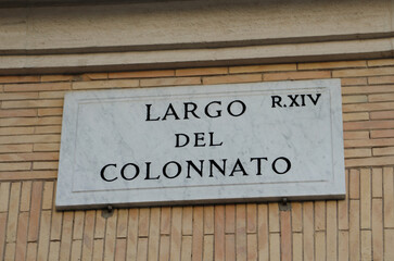 detail name of the square in the Vatican city which means square
