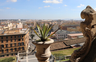 Obraz premium top view of the city of Rome with famous monuments and palaces