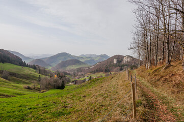 Belchen, Bölchen, Chilchzimmersattel, Ankenballen, Steinenberg, Geissflue, Wanderweg, Felsgipfel, Läufelfingen, Jura, Baselland, Herbst, Schweiz