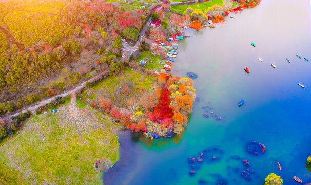 Narlıg&ouml;l, heart-shaped, with Narlıg&ouml;l or alias Acıg&ouml;l, located in the city of Nigde, Turkey is vokanik crater lake.