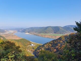 한국의  시골마을 인근 자연 경관 