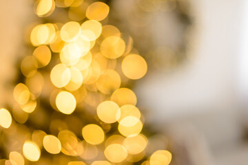 Obraz premium Christmas defocus festive design, defocused garland lights, bokeh effect