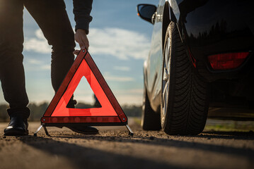 Warndreieck warnt vor Autopanne