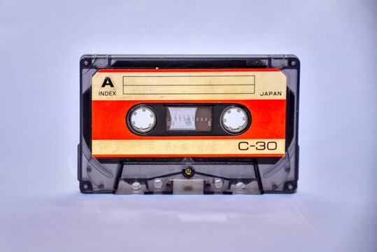 CC, Kompaktkassette, Audiokassette, Tonband, Tonbandkassette, Magnetband, C30, Tontr&auml;ger, aufnehmen, abspielen, Kompakt, bequem, Revolution, Bandwickel, A Seite, B Seite, Index, Kassettenrekorder, Rad