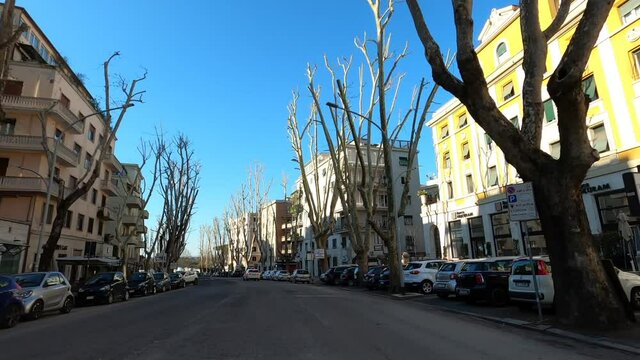 Giro in auto durante il lockdown del Covid 19 per le strade di Roma completamente deserte. Viale Parioli