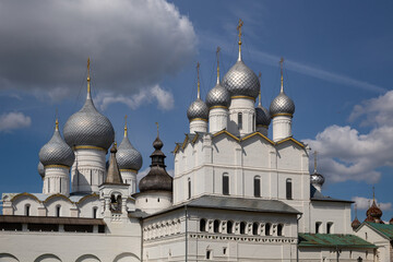 Fototapeta na wymiar The domes of the Rostov Kremlin