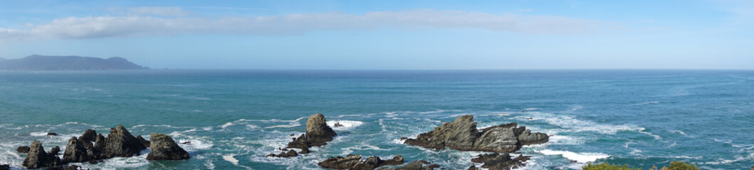 Fototapeta na wymiar view of the wild Galician coast and cliffs at Loiba