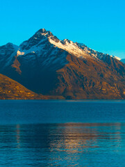 Montaña con nieve