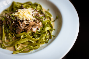 Prato de massa verde