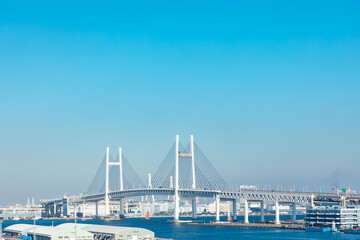 (神奈川県ｰ湾岸風景)港の見える丘公園から見る横浜ベイブリッジ	１