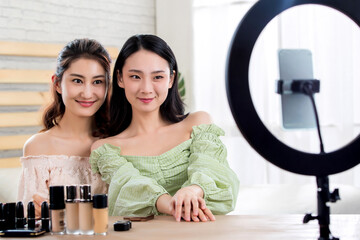 Do live webcast girlfriends happy