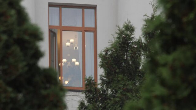 Surveillance and eavesdropping on the windows of the administration of the President of Ukraine on Bankova street in Kyiv. Gossip. Scandals. Investigative journalism