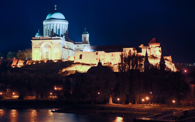 Fototapeta na wymiar Largest church and the tallest building in Hungary - Esztergom Basilica