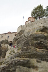 Fototapeta na wymiar ギリシャ、メテオラの奇岩・礼拝堂の風景