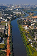 Vista aeerea do Rio Tietê, Barueri. São Paulo. Brasil