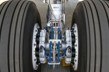 Aircraft landing gear, main gear