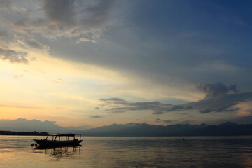 Fototapeta na wymiar Scenery of sunrise at Gili Trawangan, Lombok island, Indonesia