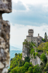 Obraz premium Panorama of the castles and the village of San Marino