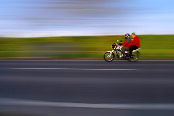 moto motocicleta ruta rapido furioso congelar movimiento ciclomotor motociclo gente vehiculo