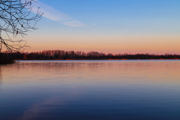 Fototapeta na wymiar Lake at dawn in autumn. Beautiful nature background