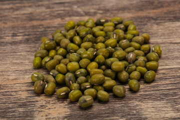 Dry raw beans mung for cooking