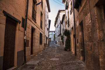 Fototapeta na wymiar Streets of Covarrubias, a famous village in Burgos (Spain)