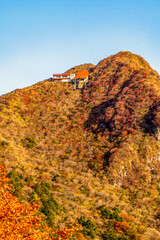 長崎県雲仙市　雲仙仁田峠の紅葉とロープウェイ