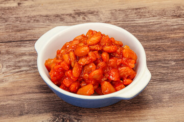 Baked kidney with tomato and pepper