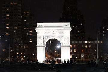 Fototapeta na wymiar Arc de triomphe in New York at night.