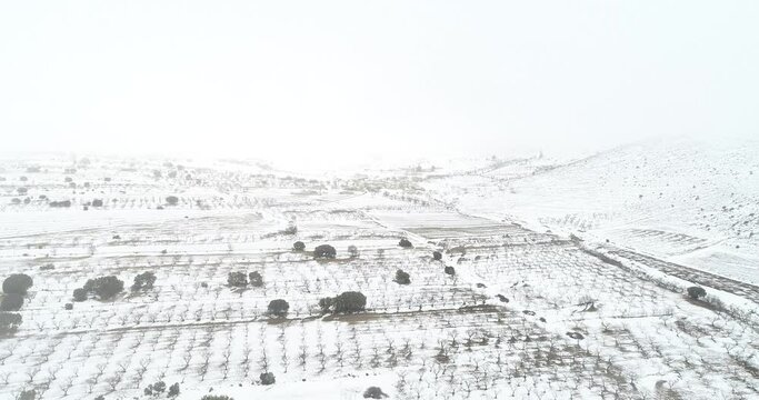 Paisaje nevado con drone