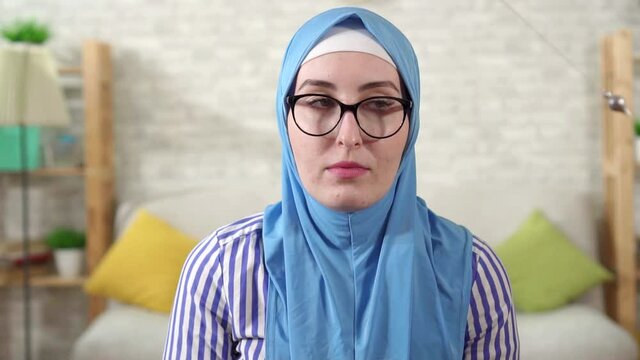 Muslim woman hypnotized by slow mo