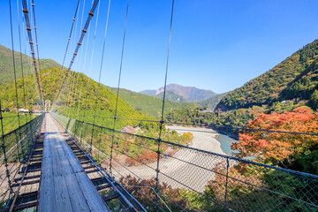 秋の谷瀬の吊り橋 奈良県十津川村 Autumn Tanise suspension bridge Nara-ken Totsukawa village