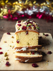 Cranberry and pistachio cake