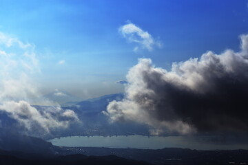 Fototapeta na wymiar 諏訪湖と富士山