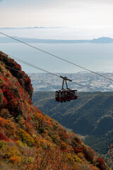 長崎県雲仙市　雲仙仁田峠の紅葉とロープウェイ